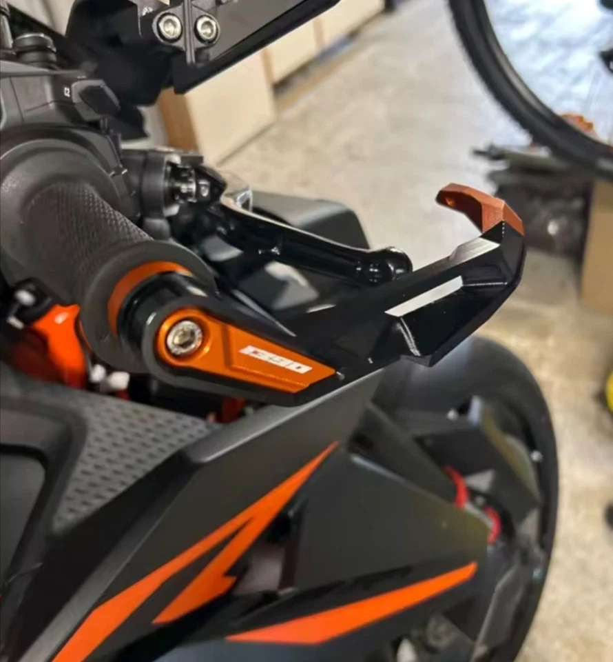 Protector de palanca de freno y embrague naranja KTM Super DUKE 1390 R / GT / EVO  - Imagen 2 de 2