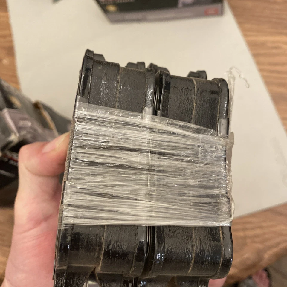 Juego de pastillas de freno de disco Akebono EUR917 para 99-07 Porsche 911 Boxster Cayman Foto 4 de 4