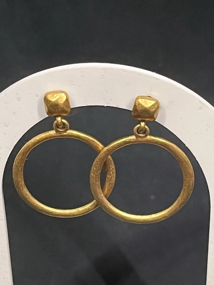 MATTE GOLD TONE PREMIER DESIGN DANGLE HOOP EARRINGS 1.5” - Image 2 of 4