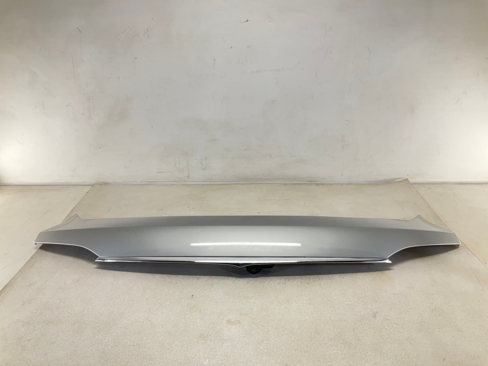 17-20 MASERATI Levante Rear Liftgate Tailgate Spoiler w/ Camera OEM