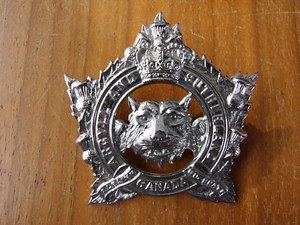 HELMET HAT BADGE CANADA ARGYLL AND SUTHERLAND HIGHLANDERS LION