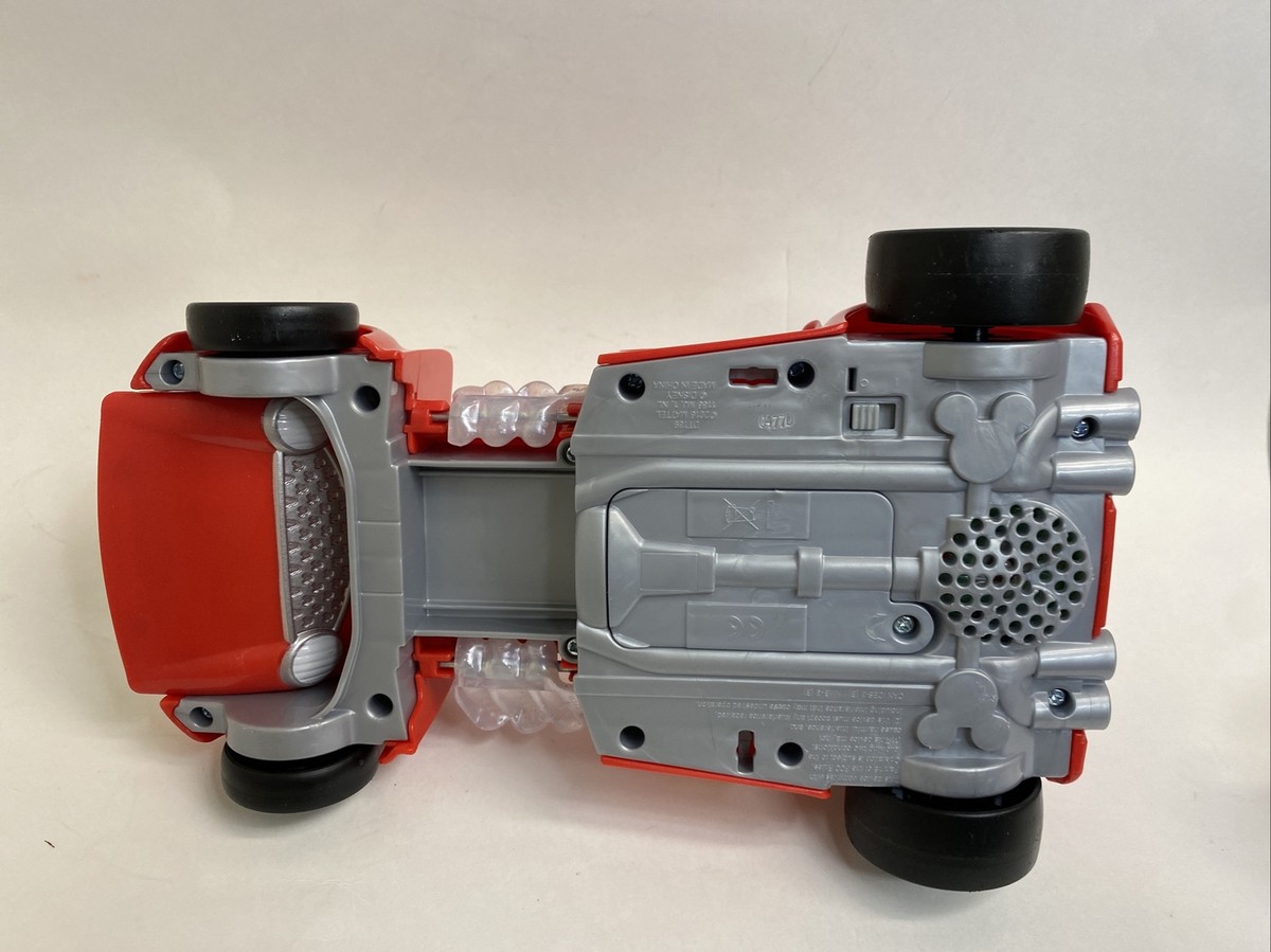 Disney Racers ミッキーマウストランスポーター Disney Mickey Mouse Roadster Racers Transforming Race Car