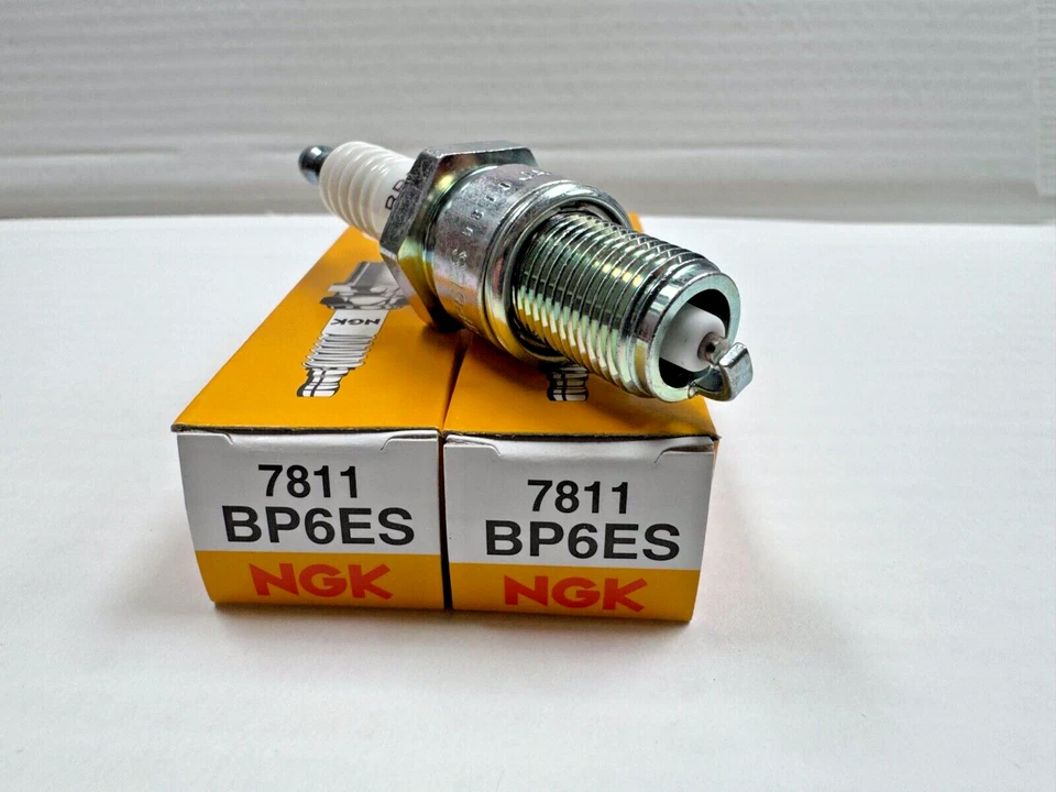 NEW Set of 2 Genuine NGK BP6ES (7811) Spark Plugs BMW R80 R100 R45 R65 R75 - Image 2 of 3