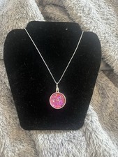 SPARKLY SILVER TONE & PINK RESIN PENDANT ON A 43cm / 17" Approx NECKLACE