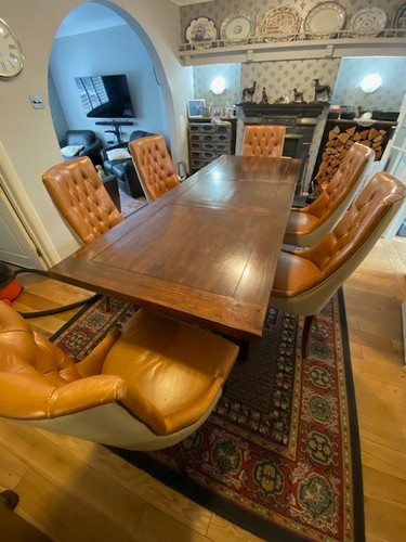 Large (180cm – 240cm) butterfly extending mahogany dining table and six chairs - Picture 6 of 7