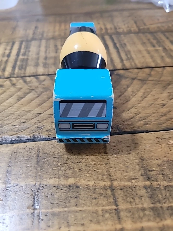 Camión mezclador de concreto de madera MAISON JOSEPH BATTAT 2"" Foto 4 de 4