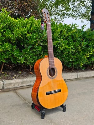 Aiersi 39 Inch Glossy Solid Cedar Top Santos Back Classical Guitar with Armrest