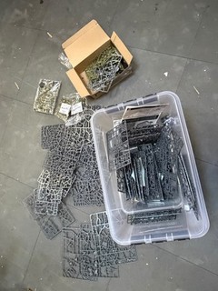 Warhammer Bitz Konvolut – große Menge Gussrahmen Ersatzteile Zubehör Games Works