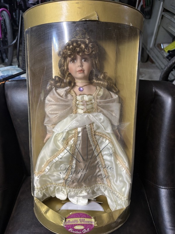 Collectible Memories Porcelain Girl Doll Limited Collector Edition Stand COA