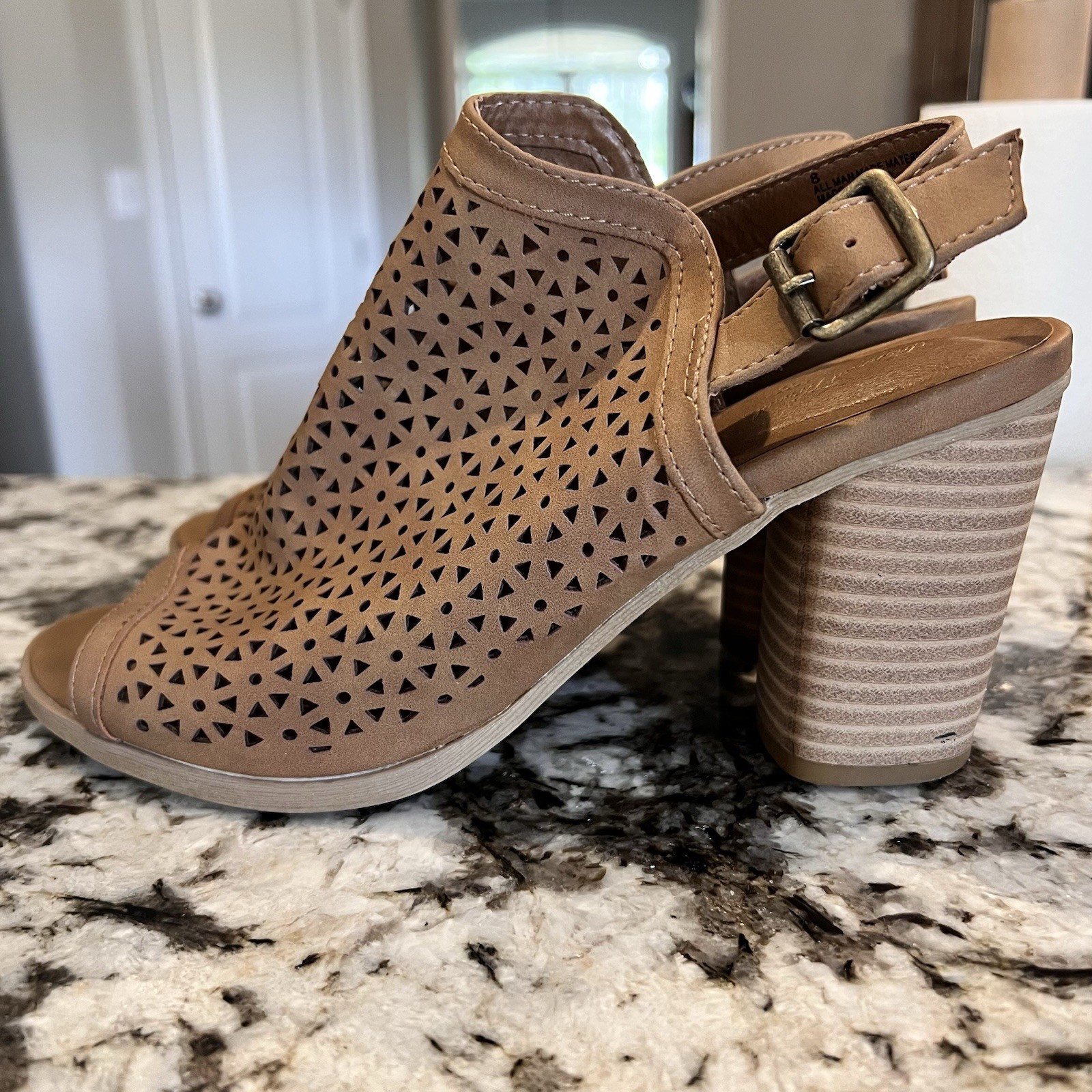 Universal Thread Women’s Slingback Block Heeled S… - image 5