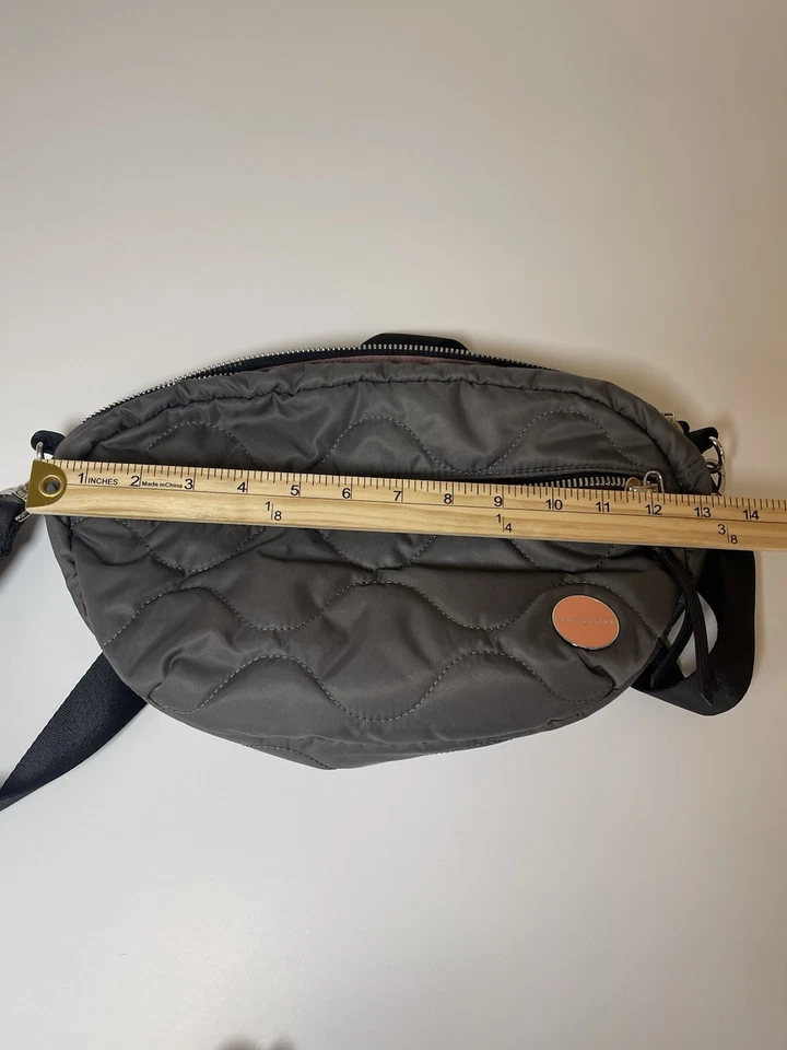 Bolsa tiracolo Shorty Love cinza e rosa - Imagem 3 de 4