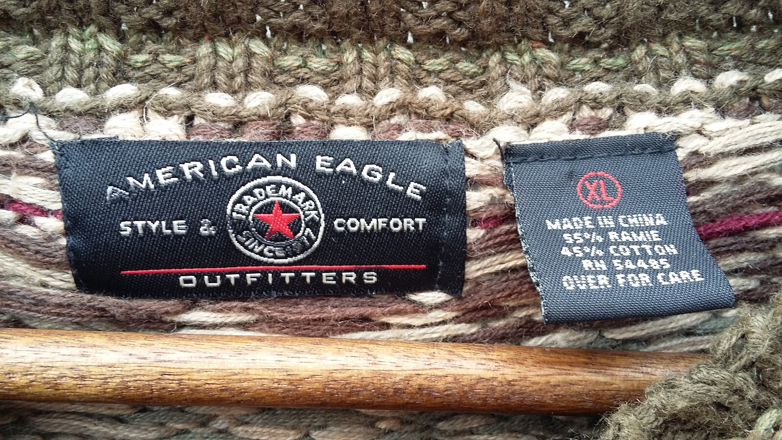VINTAGE AMERICAN EAGLE OVERSIZED PULLOVER V NECK CABLE KNIT SWEATER image 3