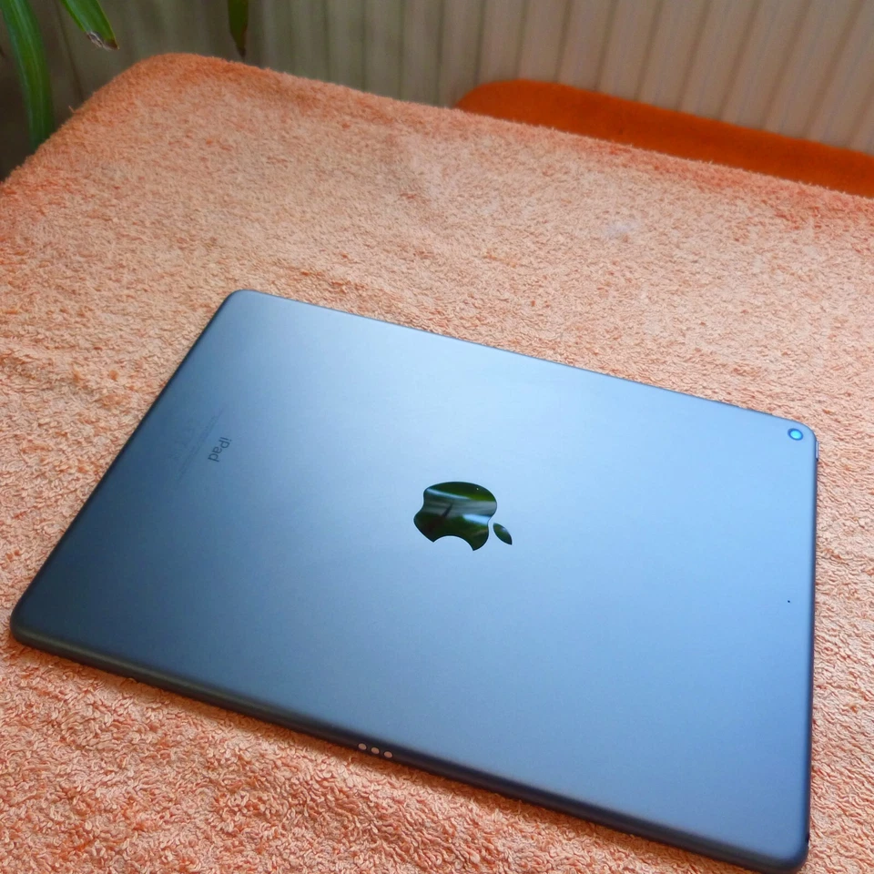 XXL SET Apple iPad Air 3 64GB WLAN l RETINA iOS 18.3 Tablet l grau gold EXTRAS ! - Bild 4 von 4