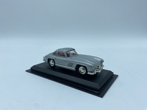 Modelo De Coche MERCEDES BENZ 300SL Gris - DELPRADO - ESCALA 1:43 Con Base - Imagen 3 de 5