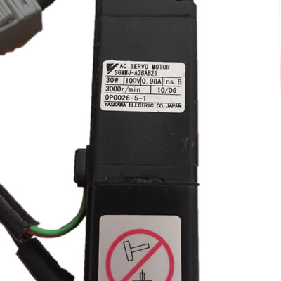 1PC New Yaskawa SGMMJ-A3B2A21 Servo Motor SGMMJA3B2A21