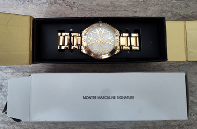 AVON Signature Boyfriend Watch Mother of Pearl Goldtone Metal Band TheGudStuff: AVON Signature Boyfriend Watch, Mother of Pearl  main image 3