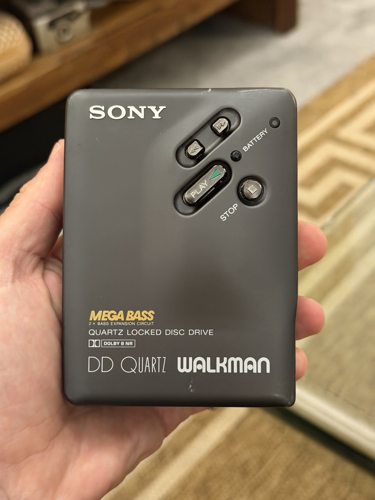 Sony Walkman VM-DD33 Cassette Player Working. With Click Noise