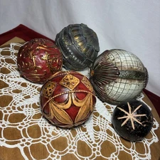 5 Decorative Orb Balls Various Patterns 5 Orions 2002/2003 Vintage