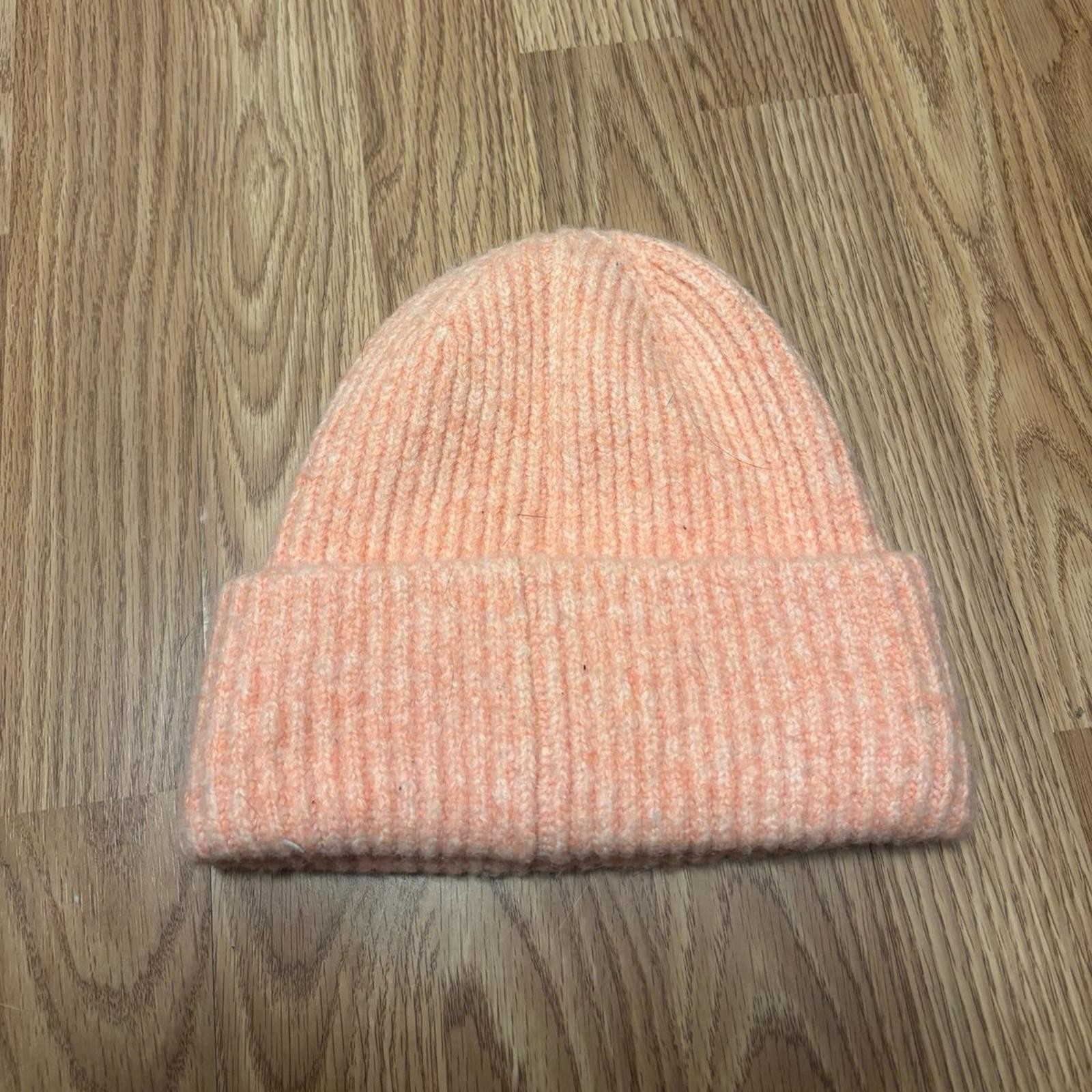 Universal Thread Beanie Hat - image 5
