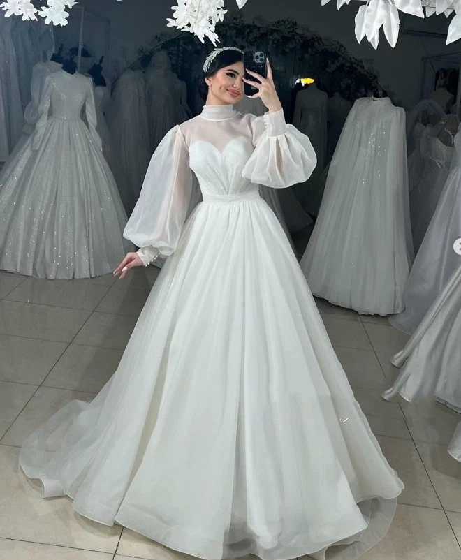 Vestidos de novia de organza mangas largas hinchadas cuello alto barrido tren vestidos de novia Foto 2 de 4