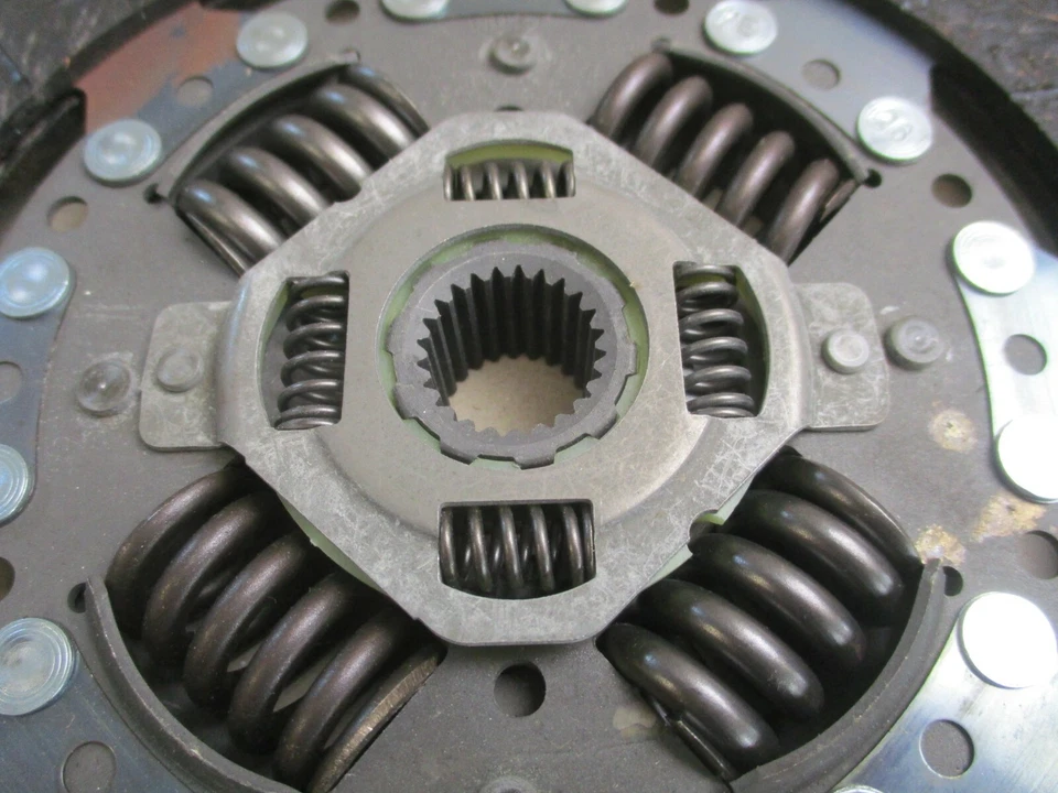 Opel Ascona C Kadett E 1.8 2.0 GTE GSI Kupplungsscheibe Ø215mm Clutch Disc NEU - Bild 2 von 4