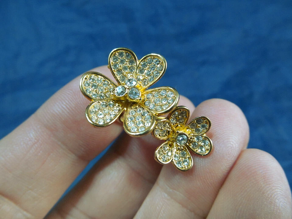 *Anillo Paula Abdul Tono Dorado Doble Flor He Loves Me I Love Me More Anillo Talla 5 Foto 2 de 4