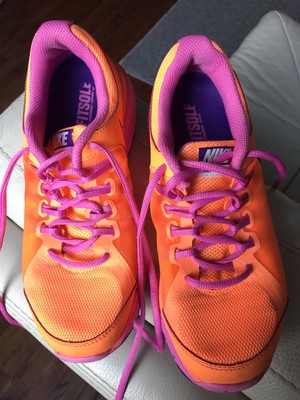 nike orange and pink shoes