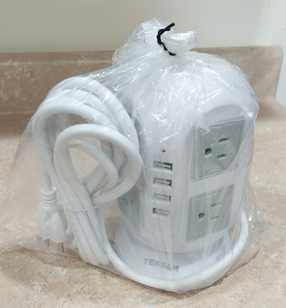 TESSAN JW401 Tower Surge Protector USB White Power Strip 8 AC PORTS 4 USB 2.1