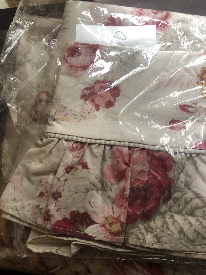 Waverly Garden Room Norfolk Rose 3-Pc Set 1 Twin Flat, Pillowcase, Fitted Sheet - Image 4 of 4