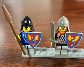 LEGO 6057 Sea Serpent Minifigures & Acessories Vintage Castle Series INCOMPLETE