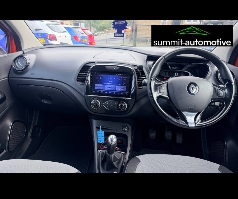 2014 Renault Captur, photograph 4