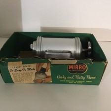 Vintage Mirro Cooky And Pastry Press 3 Decorating Ends, 12 Press Designs