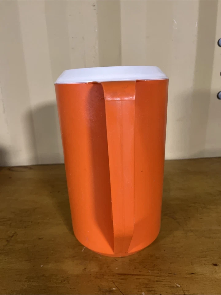 VINTAGE Rubbermaid Pitcher 2.25 Quart Orange Summer Drink Tea Kool-aid Lemonade - Image 2 of 4