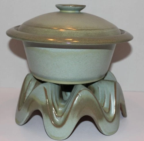 Vintage Frankoma Prairie Green 6VS Covered Casserole and WA1 Warming Stand