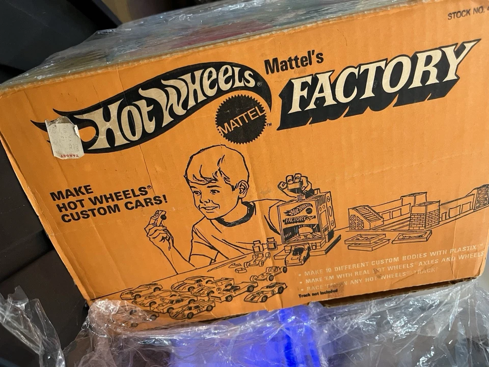 Hot Wheels 1969 Hot Wheels Factory Car Maker Vintage Collector Plastic Wrapped - Image 4 of 4