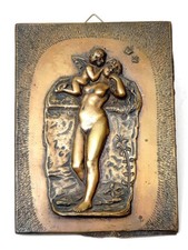 Nackte Frau mit Engel & Insekten Jugendstil Relief Bronze Wand Tafel Bild c 1870