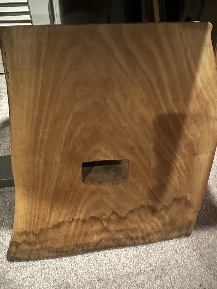 Mesa de centro de nogueira preta altamente figurada feita sob medida, borda livre, estilo Nokashima - Imagem 4 de 4