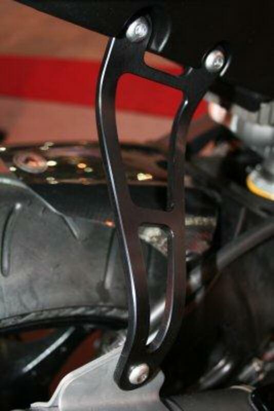 Fixation de silencieux Aprilia RSV 1000 R anti-vibrations R&G Racing rigide