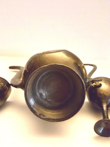SET VINO REALE DECORATIVO OTTONE NERO ARTIGIANALE VINTAGE DA COLLEZIONE ORIENTALE - Foto 5 di 12