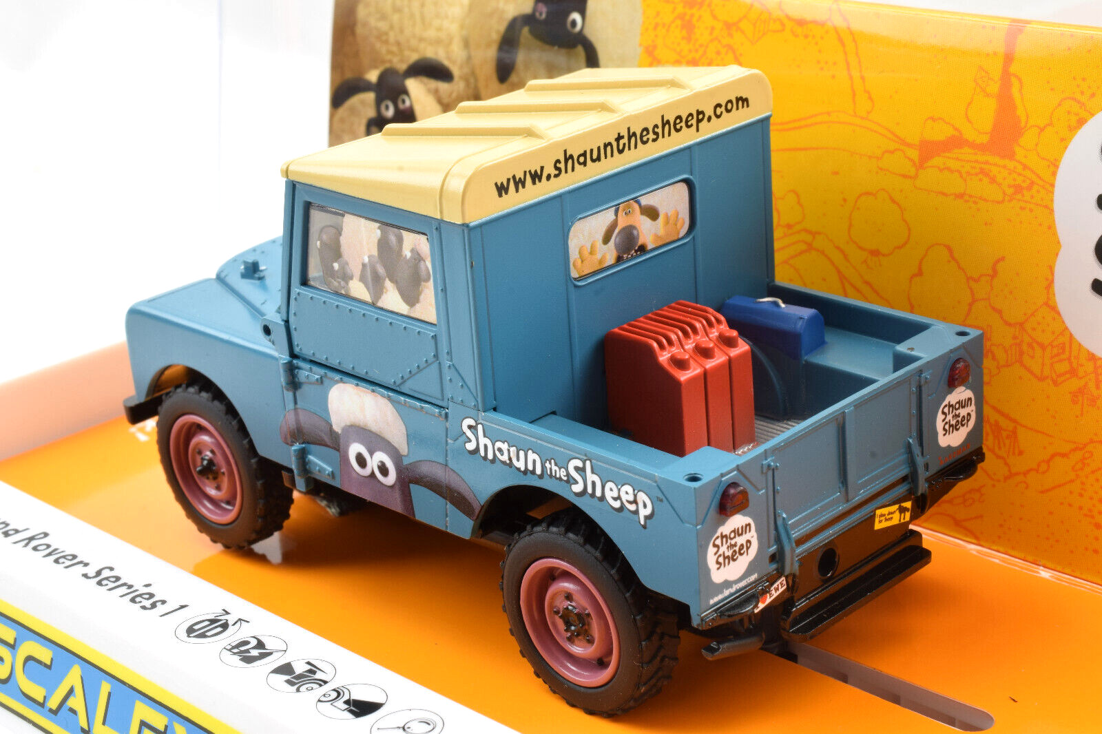 Scalextric Shaun The Sheep Land Rover Series 1 4X4 W/ Lights 1/32 Slot Car C4543