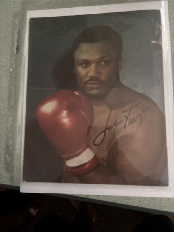 Joe Frazier Signed Autograph 8 x10 Photo