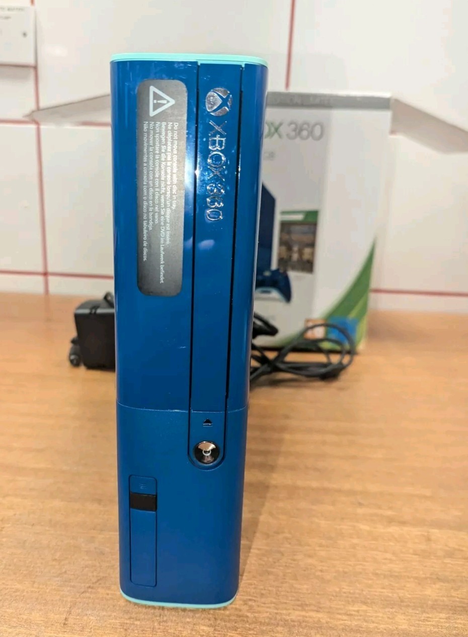Xbox 360 E Special Edition | 500GB | With Controller + Boxed | (B Grade) image 3