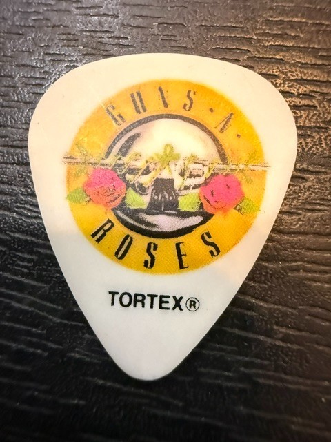 GUNS N ROSES  /  SLASH /    TOUR  GUITAR PICK