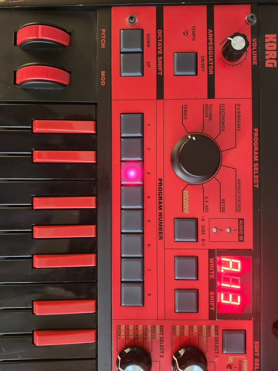 KORG microKORG BKRD Limited Black Red Analog Modeling Synthesizer