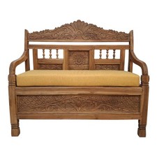 Divanetto contenitore con intagli floreali