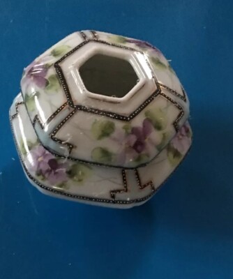 ANTIQUE HAND-PAINTED NIPPON PORCELAIN COVERED HAIR RECEIVER FLORAL VIOLETS GOLD