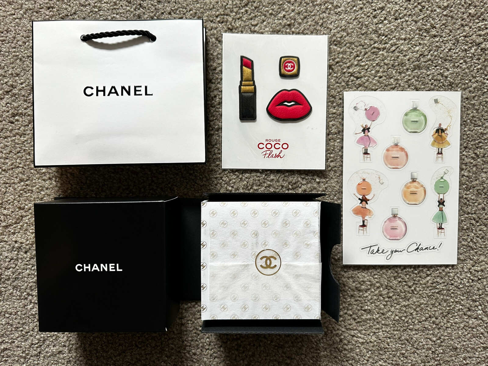Chanel VIP Gift Set with Gold Base Notepad Sticky Notes in Paper Bag-image