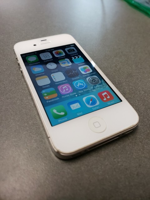 Apple iPhone 4 - 8GB - White (Sprint) A1349 (CDMA)