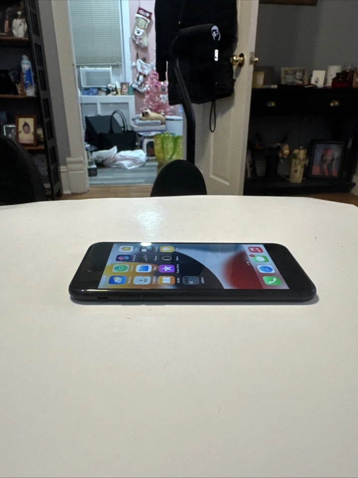 Apple iPhone 7 128GB BLACK A1660 UNLOCKED - Image 2 of 3