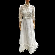 1970s Edwardian Revival Ivory Wedding Gown w/ Train Lace  Pearl Trim XS/S /cb